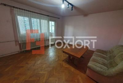 Apartament cu 3 camere decomandat în Dâmbovița