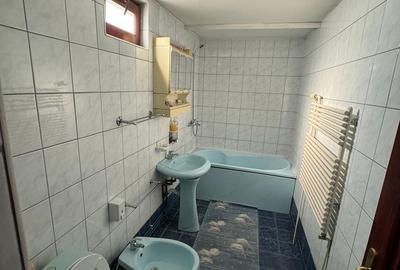Casă cu 6 camere cu Teren 490 Mp în Bartolomeu