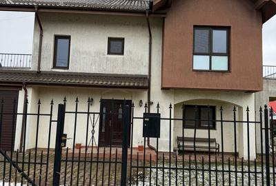 Casă cu 7 camere cu Teren 500 Mp în Gherăiești - 1