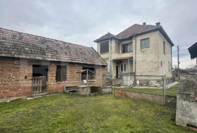 Casă cu 4 camere cu Teren 1371 Mp în Păulești - 7