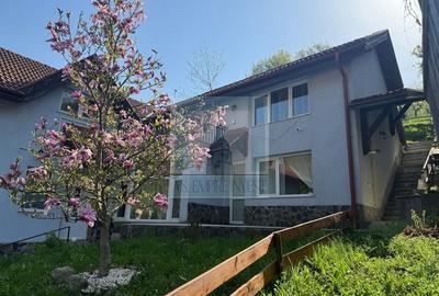 Casă individuală cu 6 camere în Central