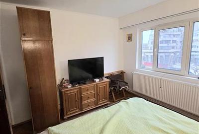 Apartament cu 3 camere decomandat în Casa de Cultură - 11