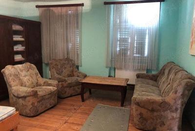 Casa de vanzare cu 2 apartamente in Cisnadie, central. - 6
