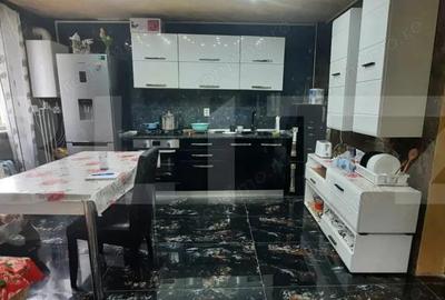 Apartament cu 2 camere semidecomandat, mobilat în Micro 14