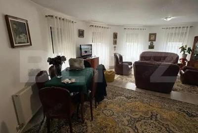 Casă cu 3 camere cu Teren 300 Mp în Central