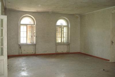 Conac istoric clasa B, 13 ha teren, valoare istorica - 15
