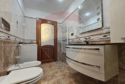 Apartament cu 3 camere decomandat în Central - 3
