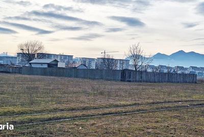 Teren de 1000 mp, în Tractorul - 5