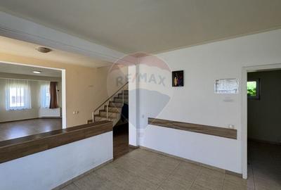 CASA DE VANZARA BAIA MARE ZONA LINISTITA - 3