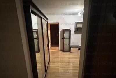 Apartament cu 2 camere semidecomandat, mobilat în Central