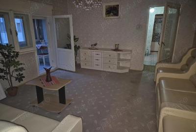 Apartament cu 3 camere semidecomandat în Central - 2