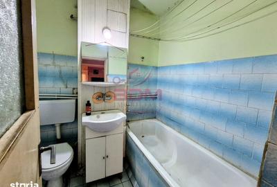 Apartament cu 3 camere decomandat în Micro 1 - 2