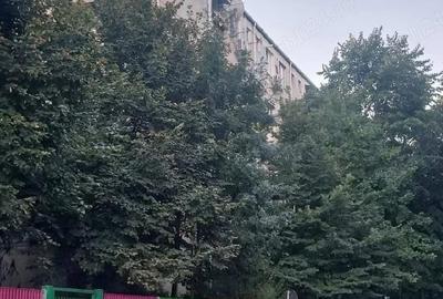 Garsonieră nedecomandată în Apărătorii Patriei