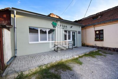 Apartament cu 8 camere în Central - 48