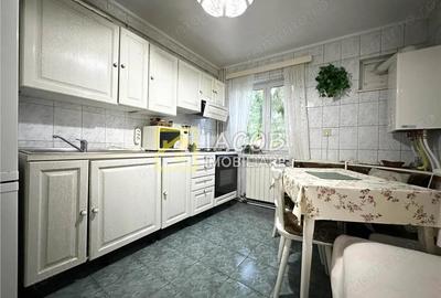 Apartament 3 camere de inchiriat Bacau, Str. Panselelor - 4