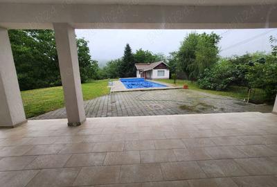 Casă cu 10 camere cu Teren 26417 Mp în Vălenii de Munte - 15