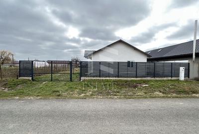 Casă cu 4 camere cu Teren 500 Mp în Pecineaga - 2