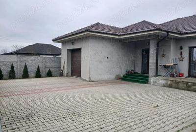 Casă cu Teren 6 Mp în Păulești - 2