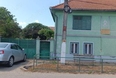 Casă cu 4 camere cu Teren 2000 Mp în Central - 9