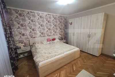 Apartament cu 4 camere decomandat în Decebal
