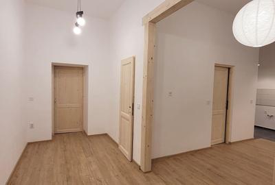 De vânzare apartament 3 camere, renovat, zonă semicentrală - 9