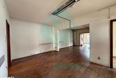 Casă cu 4 camere cu Canalizare în Central - 2