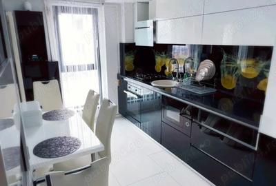 Apartament cu 3 camere decomandat în Peco - 1