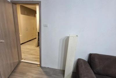 Apartament cu 3 camere decomandat în Soarelui