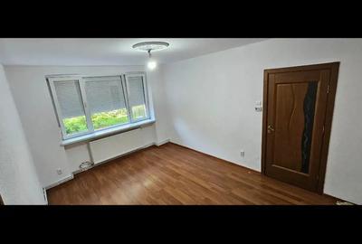 Vand apartament 2 camere - 1