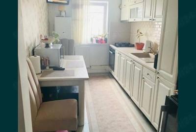 Apartament cu 3 camere decomandat în Central - 2