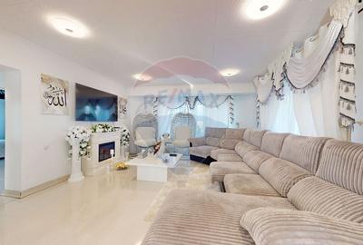 Casă cu 6 camere cu Teren 1075 Mp în Cristian - 1