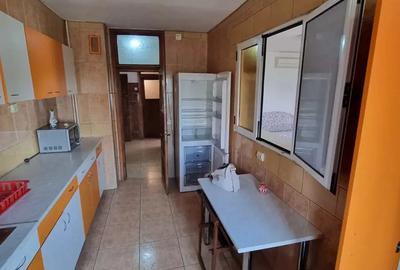 Inchiriez apartament 3 camere zona Republicii Ploie?ti - 2