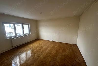 Apartament cu 4 camere decomandat în Central - 4