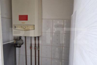 Apartament cu 3 camere decomandate, 68 mp, bloc renovat si i - 7