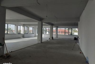 Spațiu comercial, de 1,557 mp, în Titan - 2
