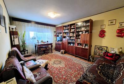 Casa de Cultura -  2 camere decomandate , etaj 1 - 1