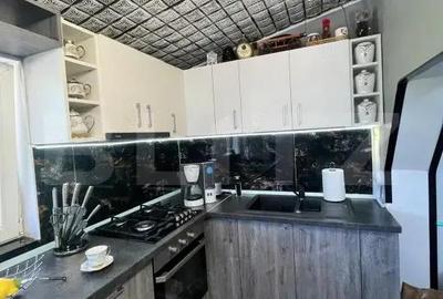 Apartament de vanzare, cu 3 camere, 100 mp, zona Valea Aurie - 1