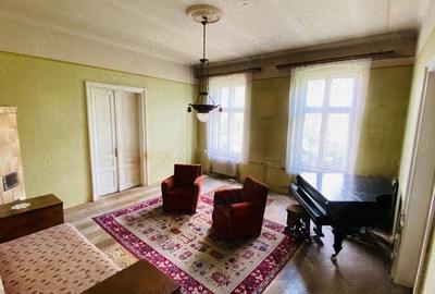 De vanzare apartament 3 camere zona istorica central -Piata Romanilor - 1