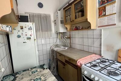 Casa de vanzare, cu 2 camere, 42 mp, zona 13 Septembrie, Uranus - COMISION 0% - 8