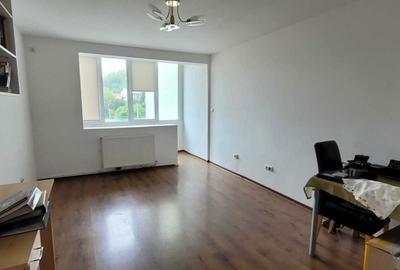 Apartament cu 3 camere decomandat în Central - 12