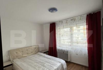 Apartament cu 3 camere semidecomandat în Calea Moldovei