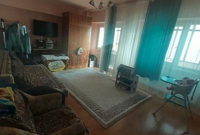 Apartament cu 2 camere decomandat în Zorilor
