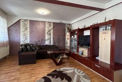 De vanzare- Apartament 3 camere str Luptei - 11