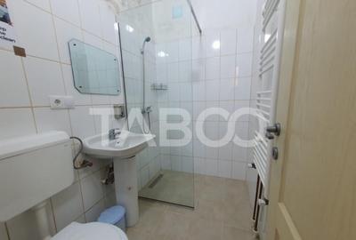 Casă cu 6 camere cu Canalizare în Central - 20