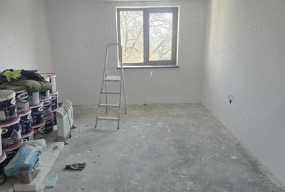 Apartament cu 3 camere decomandat în Central - 1