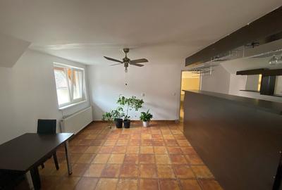 Spațiu comercial, de 90 mp, în Florești