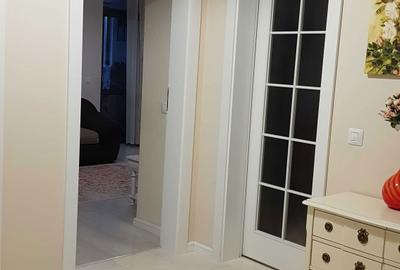 Apartament cu 3 camere decomandat în Central - 1