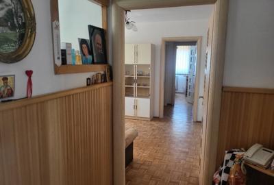 Inchiriez apartament 2 camere Micro 1 - 3