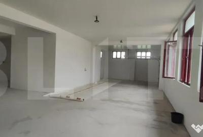 Spațiu comercial, de 200 mp, în Central - 2
