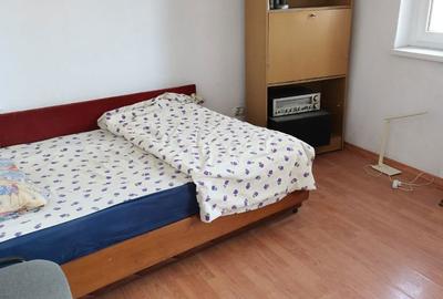 Garsonieră decomandată în Far